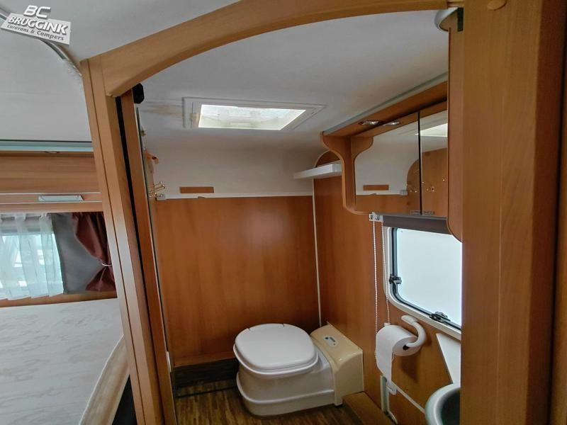Dethleffs Advantage 6501 B - FRANS BED - B RIJBEWIJS  foto: 14