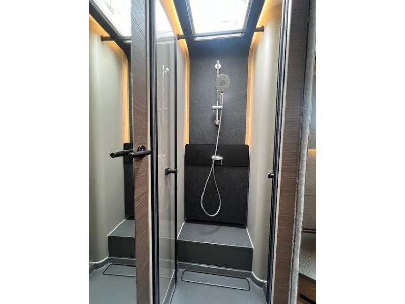 Adria Supersonic 780 DC Lage KM-stand compleet  foto: 15