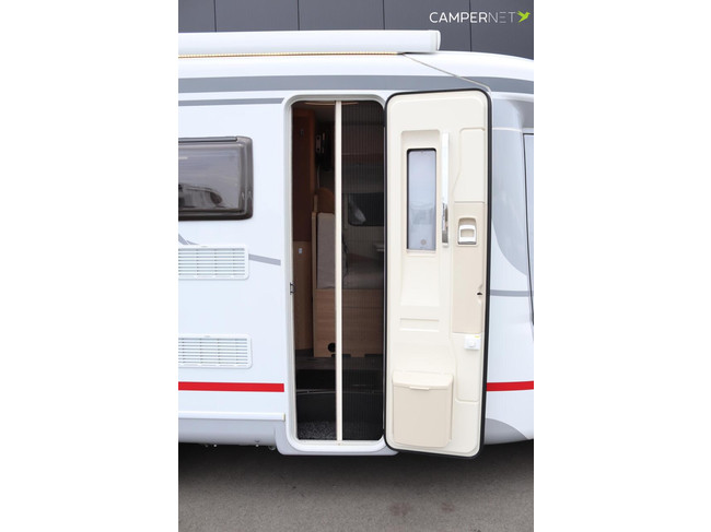 LMC Cruiser V646 140pk Automaat | HEO safe sloten | Thule luifel | Trekhaak | Lengtebedden | Bearlock | Panoramadak | Compact model foto: 4