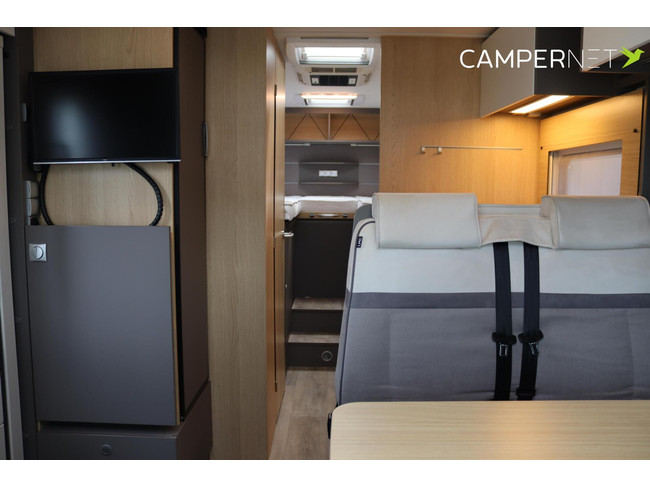 LMC Tourer Lift 730 165PK | Lengtebedden | Gescheiden douche | Hefbed | Fietsendrager | Zonnepaneel | Bearlock | Dakairco | Luifel | foto: 8