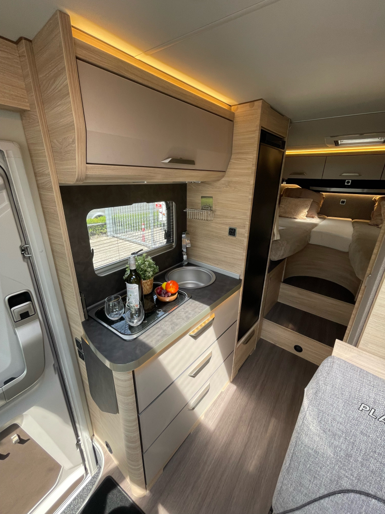 Knaus PLATINUM 650 MEG SINGLE BEDS AUTOMATIC photo: 5