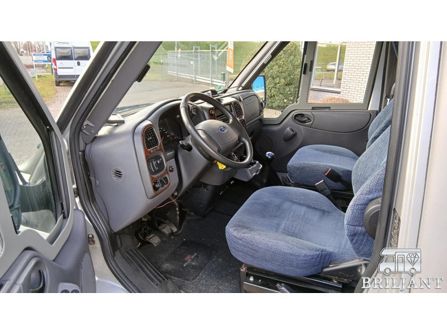 Hymer TEILINTEGRIERT HV 522 .. 2006 Querbett Foto: 9