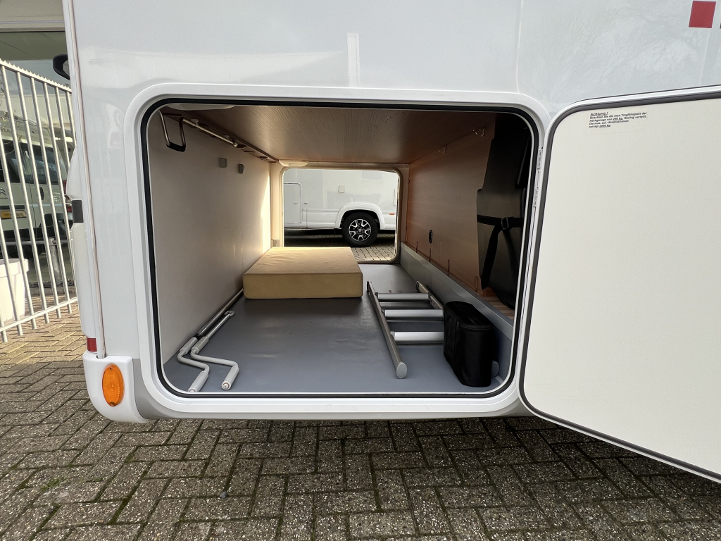 LMC EXPLORER SPORTLINE 745 QUEENSBED+HEFBED 2X ZONNEPANEEL foto: 20