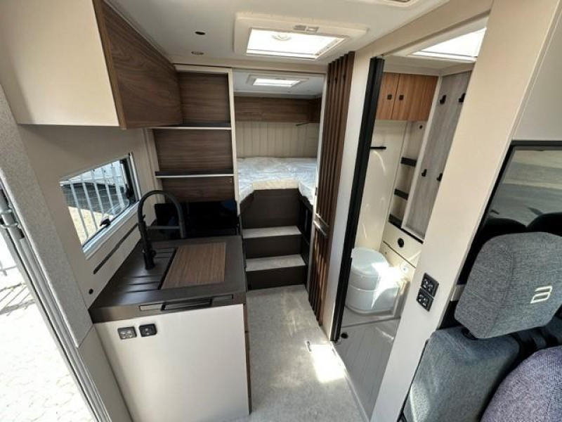 Bürstner Signature SFT 7.0 CAMPER VAN HET JAAR!  foto: 11