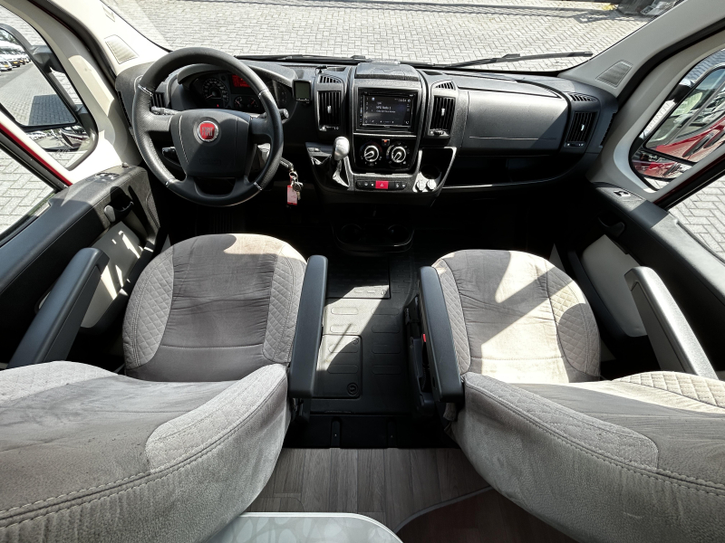 Chausson V Automaat/2019/Airco/Euro6  foto: 19
