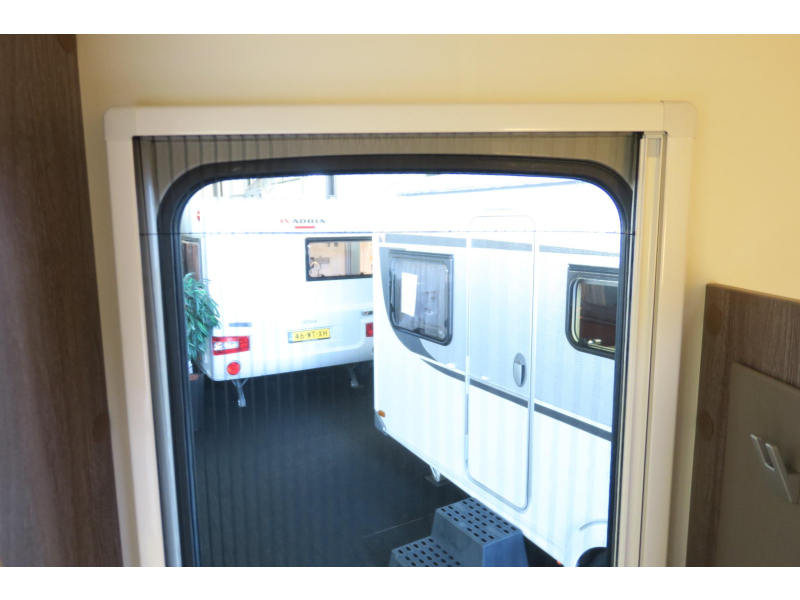 B&uuml;rstner IC Line 495 TK INCL AWNING+GARAGE photo: 15