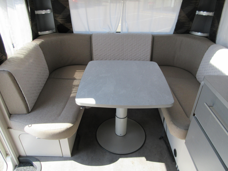Dethleffs Generation 465 FR EINZIGARTIGES MODELL, FESTES VORZELT Foto: 6