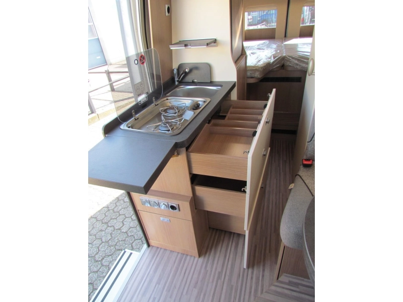 Malibu Diversity GT Skyview 640 LE K Lengtebedden, Automaat  foto: 5