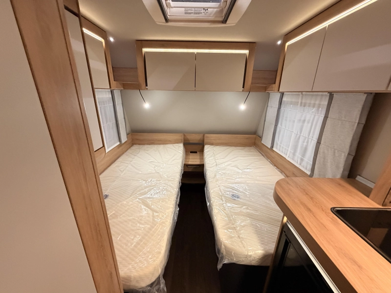 Knaus Sport 460 EU 1800KG + Enkele bedden  foto: 10