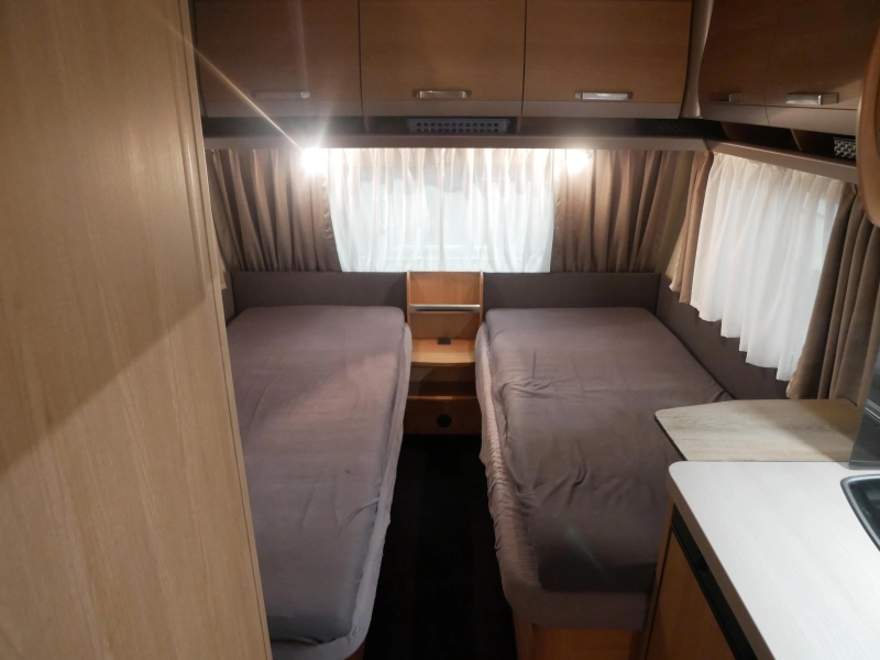 Knaus Sport 460 EU Mover sistema de nivelaci&oacute;n toldo foto: 10
