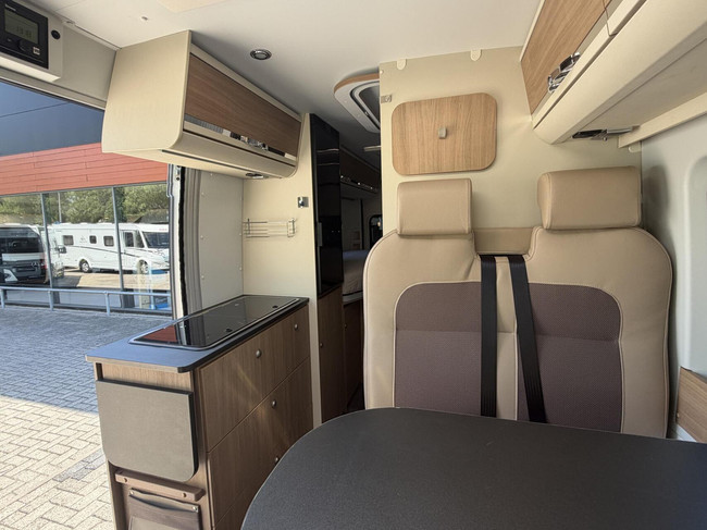 Adria TWIN 640 SLX Enkele Bedden Luifel Trekhaak Bearlock foto: 10