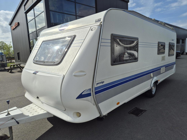 Hobby PRESTIGE 560 Kingsize Bed + Voortent Nw type 2e eig. foto: 1