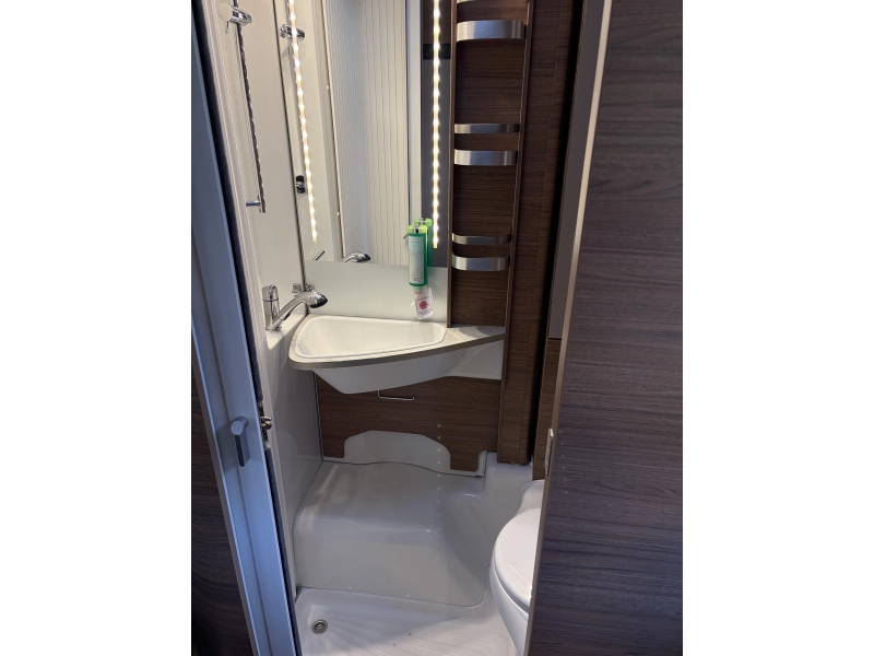 Knaus L!ve Ti 650 MEG Camas individuales bajas 180cv foto: 17