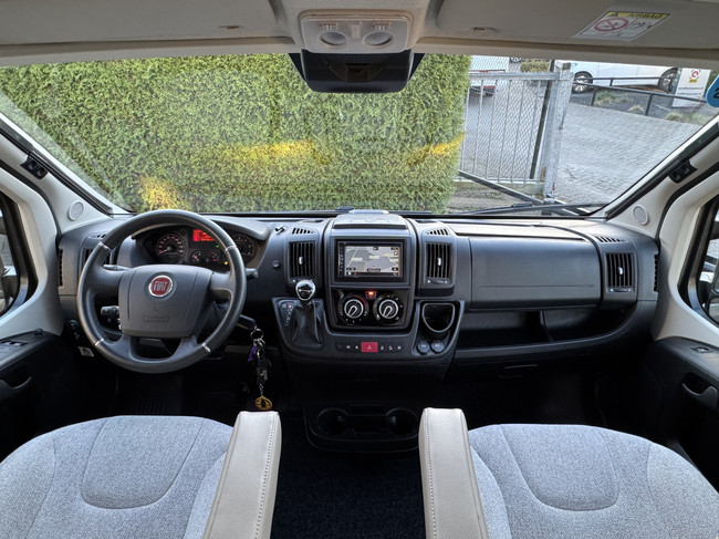 Hymer Yellowstone 640 techo elevable 160 cv *4 PERSONAS* Euro6 Fiat Ducato **Camas longitudinales/Techo elevable con 2 plazas para dormir/4 asientos/Litio/Sol foto: 6