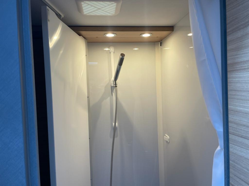 Dethleffs Just 90 T 6812 EB - Compleet met fietsenrek  foto: 14