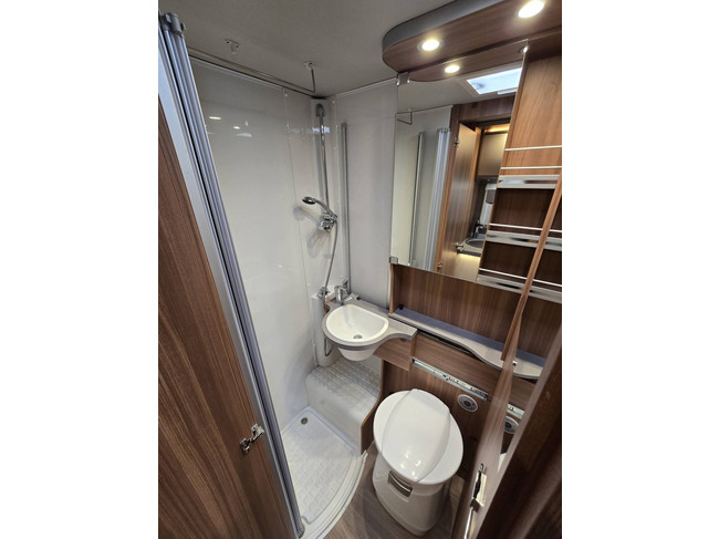 Weinsberg CARACOMPACT 600 MEG PEPPER 163 PK SLECHTS 47.451 KM !! TV + SATELLIET LENGTEBEDDEN CRUISE CONTROL foto: 20