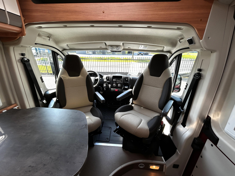 Pössl Summit Plus 600 Dwarsbed/2018/Euro-6/6.0M  foto: 14