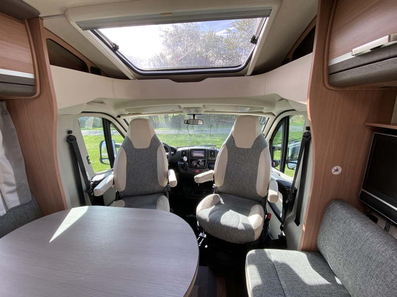 Knaus Sky TI 700 MX 150PK AUTOMAAT Queen  foto: 3