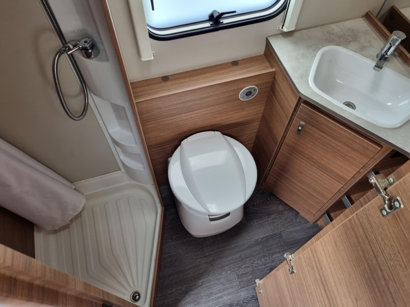 Knaus Sport 500 KD - Stapelbed - Airco  foto: 18