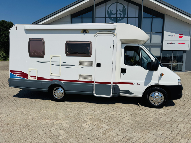 Homecar P 561 Aire acondicionado de motor Cama francesa foto: 4
