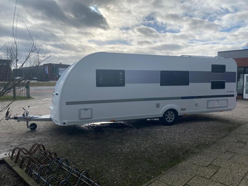 Adria Alpina 663 PT 3 stapelbed 