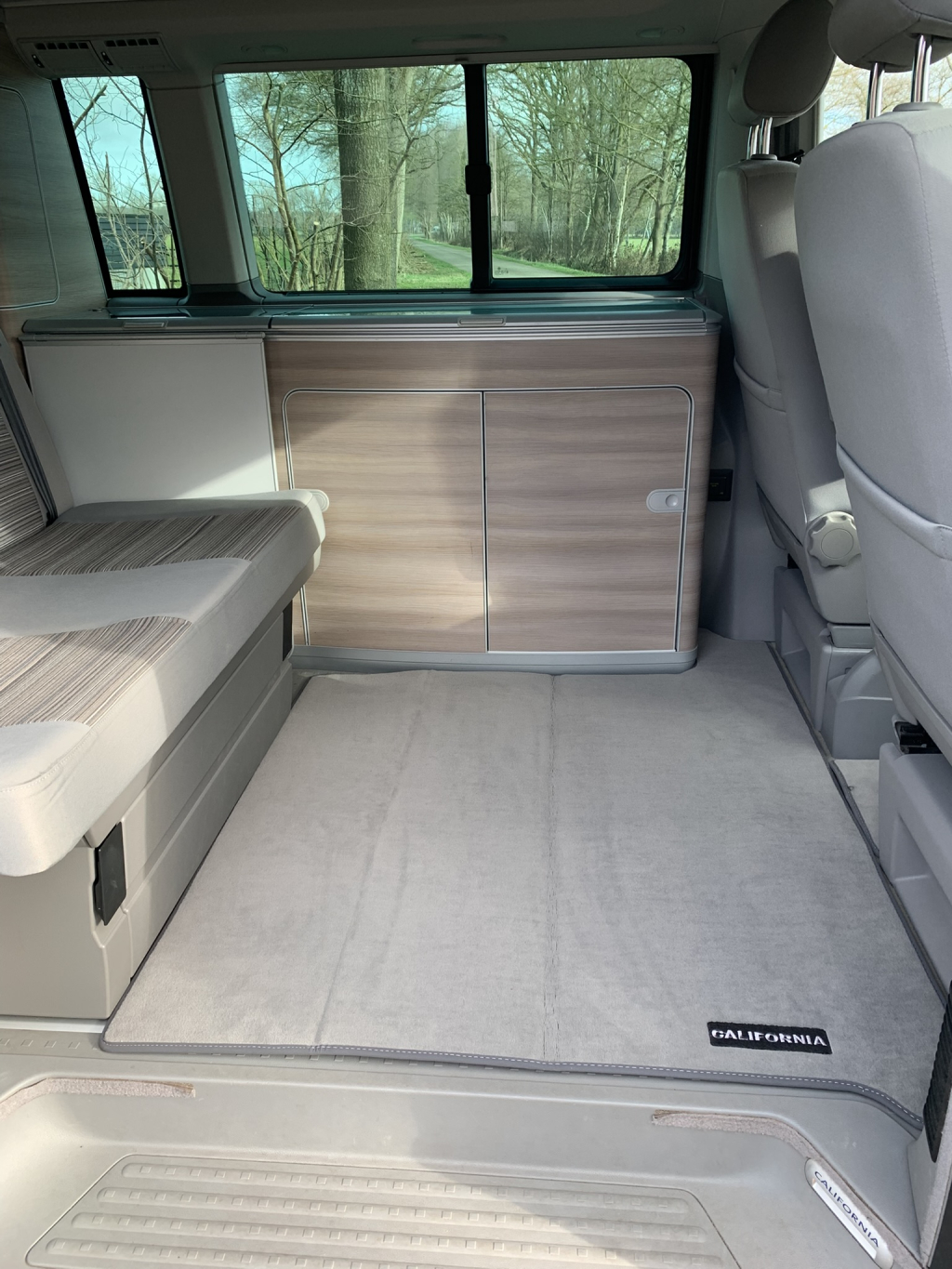 VOLKSWAGEN CALIFORNIA photo: 14