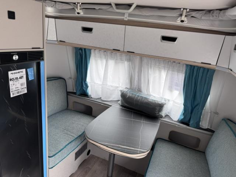 Eriba Touring Urban 642 Paket Harbour Blue Foto: 5