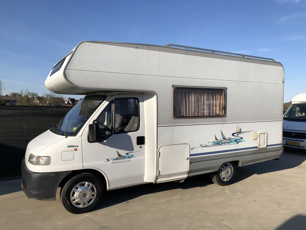 Dethleffs A5830 5 pers starters camper  foto: 6