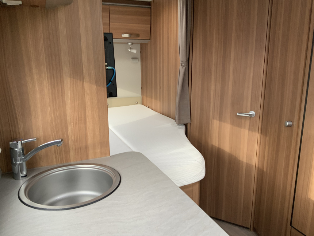 Weinsberg Cara Loft 650 ME, 2.3 MultiJ. 120 Teilintegriert, Drehsitze, Franz&ouml;sisches Bett, Bj. 2021 Camper Centrum On the Road am Noorderringweg 4 in Marum. Foto: 7
