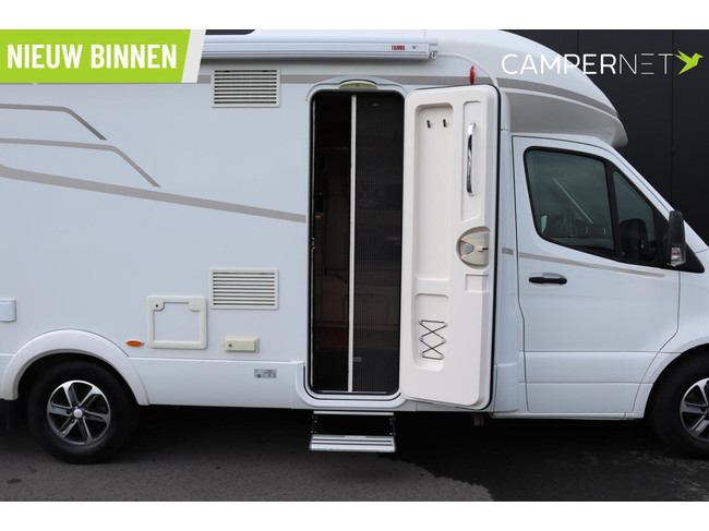 Hymer BMC-T 680 177hp Automatic | Single beds | Drop-down bed | Separate shower | Solar panel | Veloslide | Bearlock | SLC Chassis | Awning photo: 4