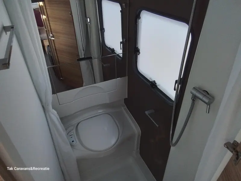 Adria Altea 462 PU Fransbed zeer netjes.  foto: 7