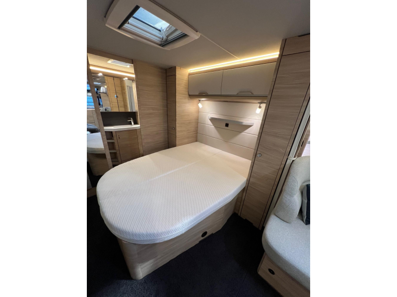 Knaus Sudwind 650 PXB queensbed, bomvol opties  foto: 2