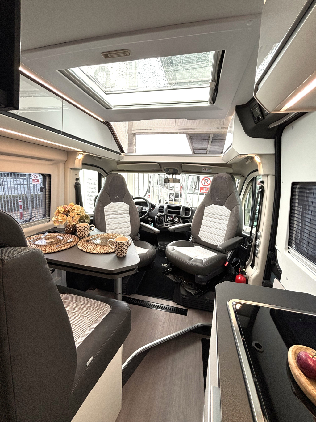 Adria Twin Supreme 640 SLB ENKELE BEDDEN FIAT 8 TREKHAAK foto: 12