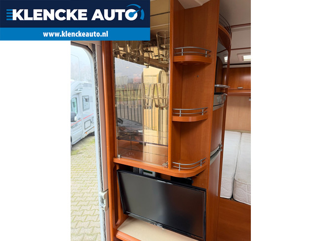 Hobby D 650 FLC 122.223km Luftfederung Klimaanlage Tempomat Festbett Ofen GUT GEWARTET LPG Ordentlich Foto: 20
