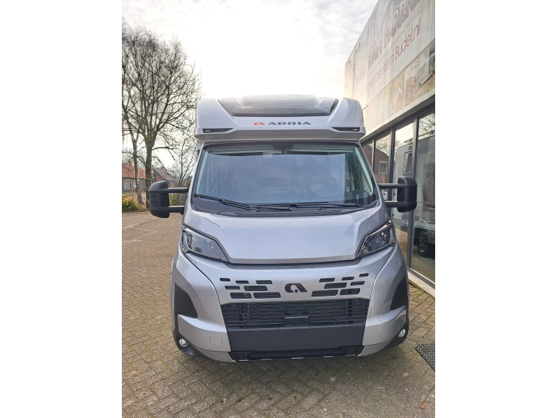 Adria Coral Plus 670 DL foto: 2