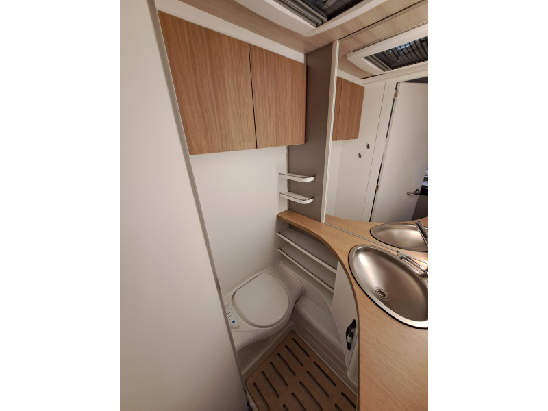 Eriba Nova Trend 480 incl. Luifel en Mover  foto: 14