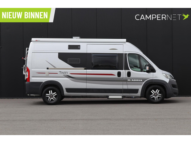 Adria TWIN 600 SPT Multijet 150pk | Omvormer | Luifel | Trekhaak | Bearlock | Fietsendrager | Dwarsbed | LED TV | Parkeersensoren acht foto: 3
