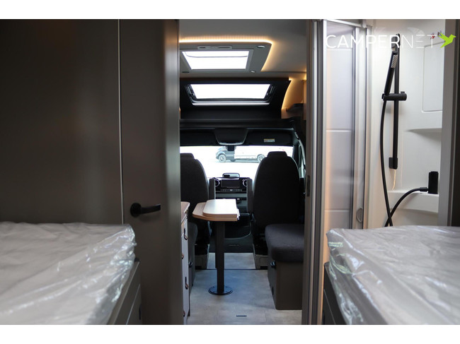 Hymer GT-S 685 170pk Automaat | Face to Face | Oven | Dieselverwarming | Winterpakket | Gescheiden Douche | Lengtebedden | Nieuw uit v foto: 21