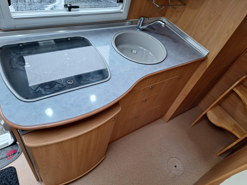 B&uuml;rstner Elegance 690 I 205CM BED-LPG+SOLARPANEL Foto: 9