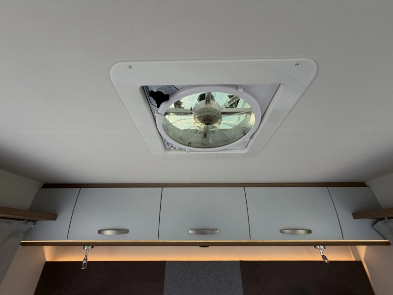 Carado Clever Edition 338 T Litio, 180CV Heossafe foto: 14
