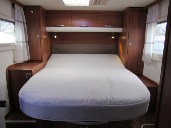 Adria MATRIX M 670 SC Cama Queen & Cama Abatible 5 cinturones a&ntilde;o 2012 foto: 9