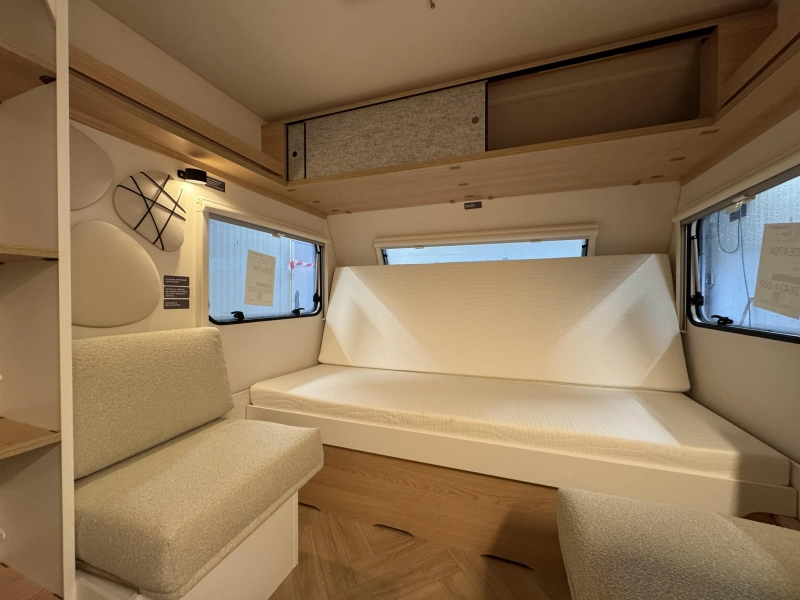 LMC E:dero 470K Ventana delantera abatible foto: 2