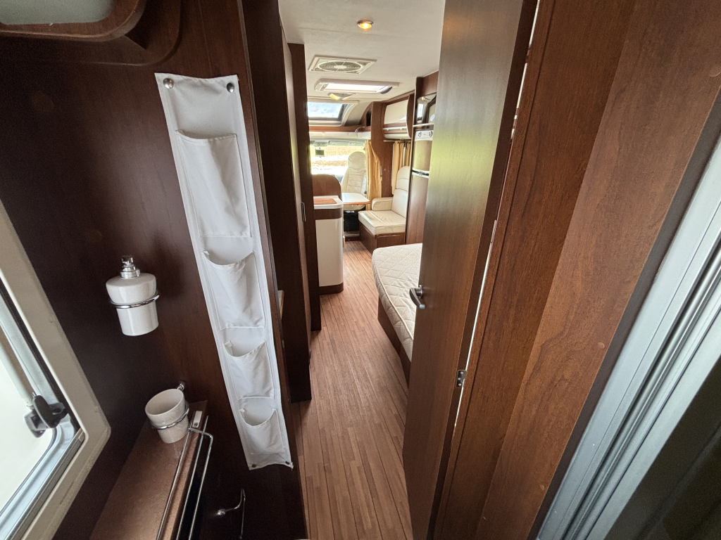 ELNAGH Prince 590L - 2011 - Luxe halfintegraal - 86.000km  Prince 590L foto: 12