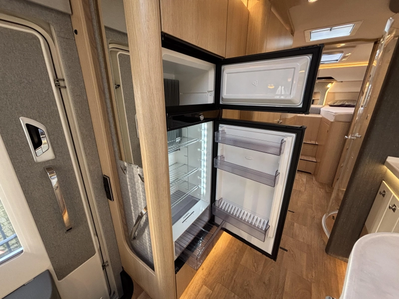 Hymer B ML I 880 Aire acondicionado, antena parab&oacute;lica, autom&aacute;tico foto: 15