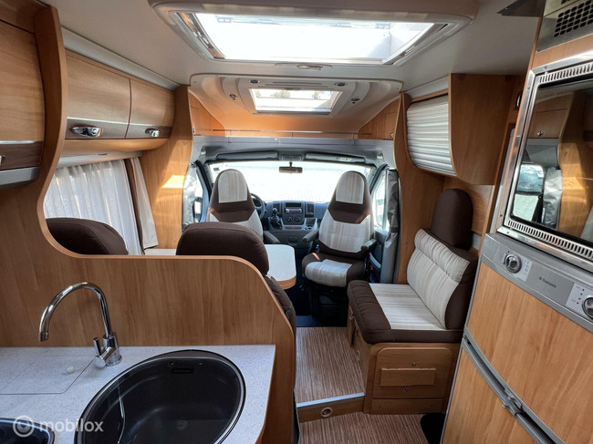 Adria CORAL S 690SP 160PK Queensbed Luifel Zonnepaneel Oven foto: 19