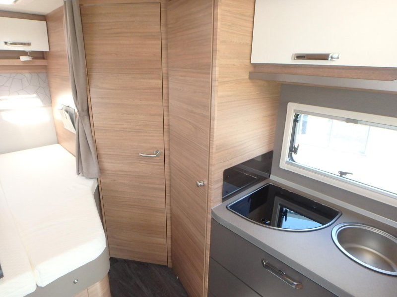 Weinsberg CaraSuite Spicy 650 MF  foto: 15