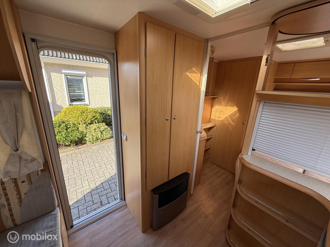 Beyerland 450 tf voortent super nette caravan foto: 8
