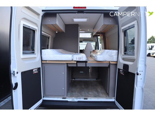 LMC Innovan 640 140cv Autom&aacute;tico | Camas longitudinales | Toldo | Techo panor&aacute;mico | Ventanas empotradas | Control de crucero | Nuevo disponible en stock | foto: 21