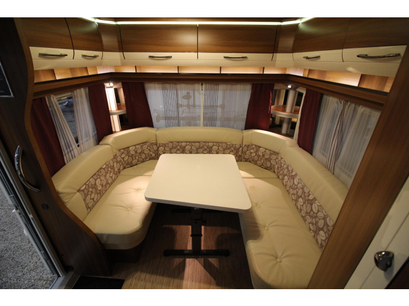 Hobby Excellent 455 UF Thule 6300 Airco Voortent  foto: 13