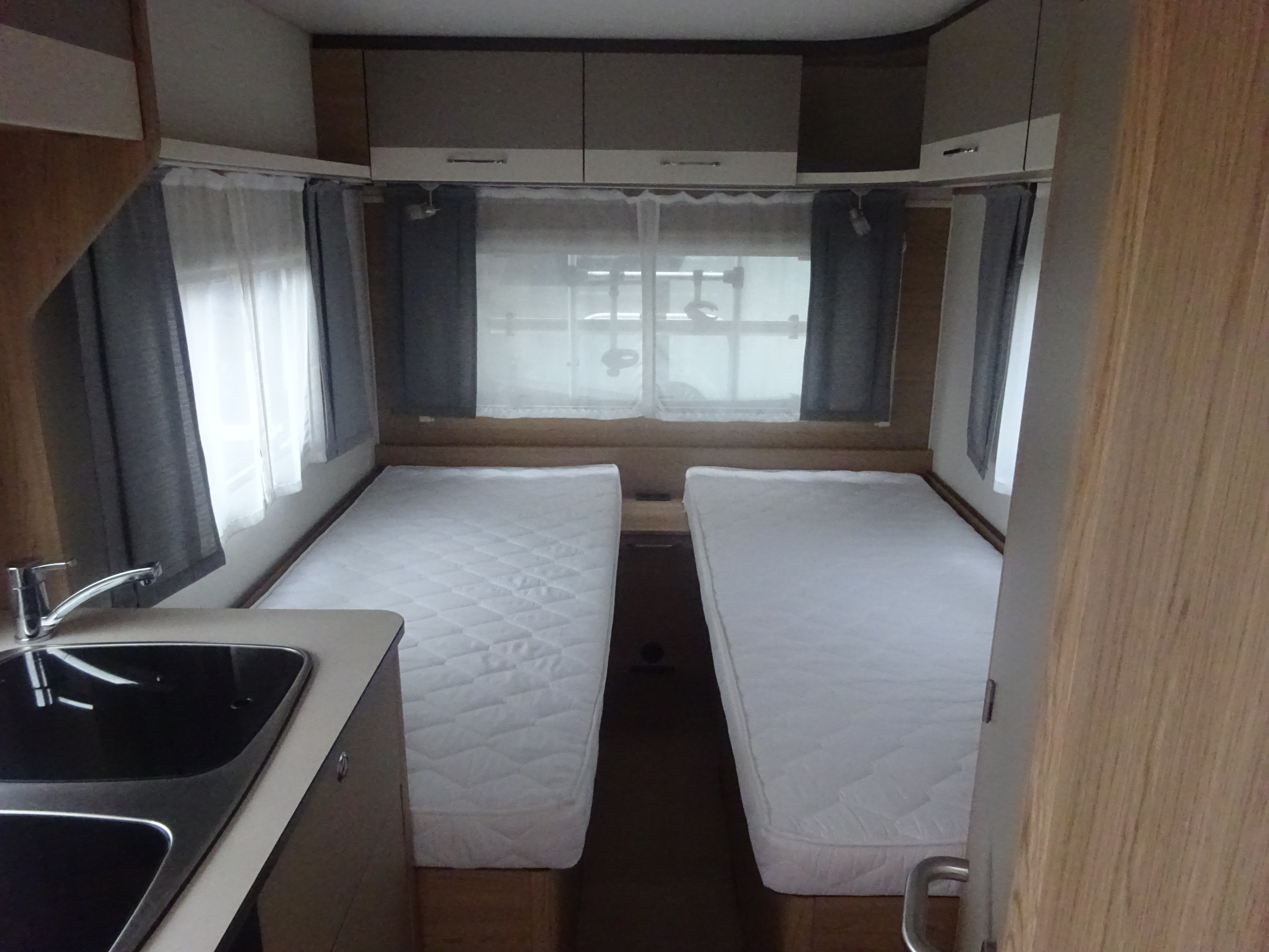 Lmc Sassino 460UL Enkele Bedden+Mover+Voortent foto: 10